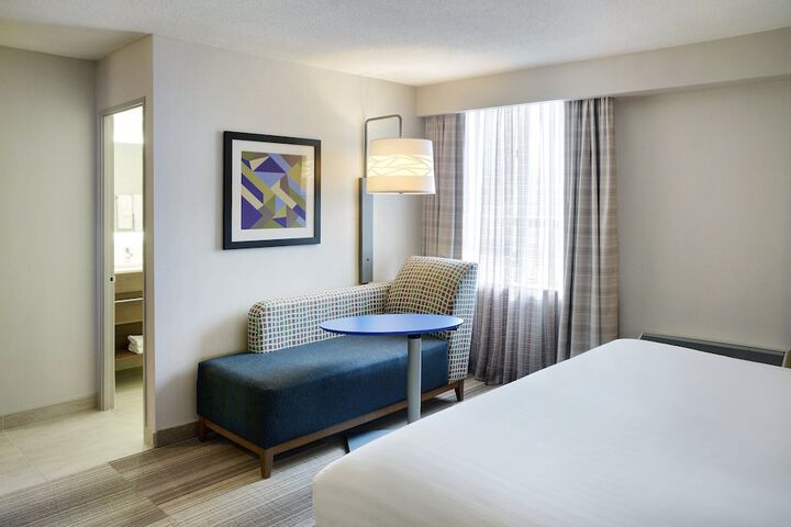 Holiday Inn Express Toronto - Downtown by IHG