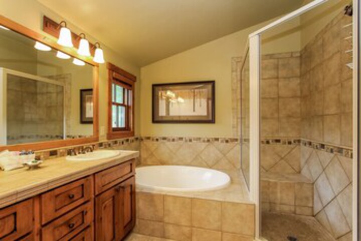Discovery Chalet 374 - Three Bedroom Cabin