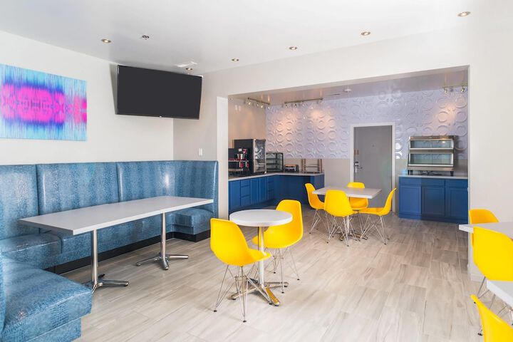 Studio Z an Ascend Collection Hotel