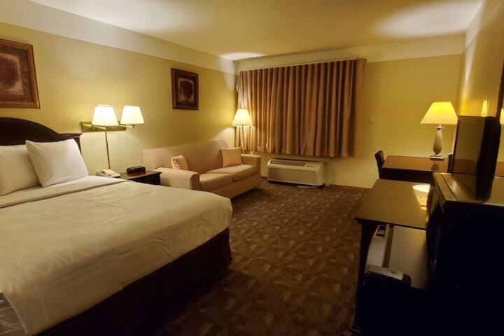 Room 13 of 27