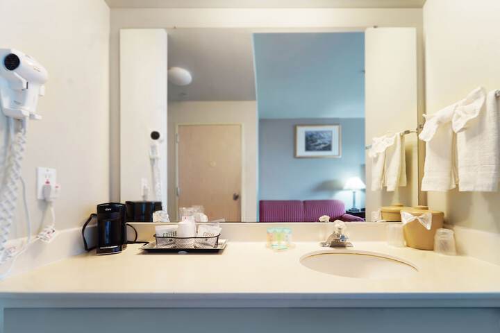 BayVue Hotel Resort and Suites