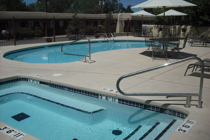 El Pueblo Lodge