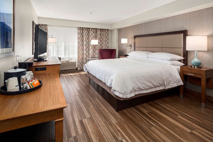 Hampton Inn & Suites Seattle-North / Lynnwood