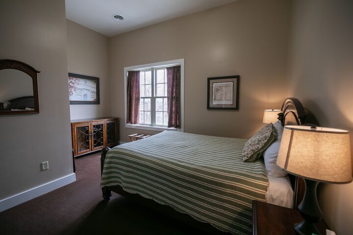 Room 28 of 78