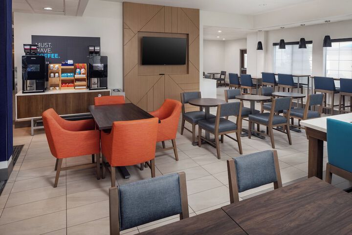 Holiday Inn Express & Suites Albermarle by IHG