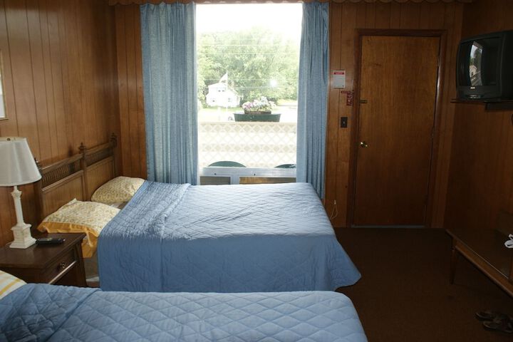 Room 38 of 83
