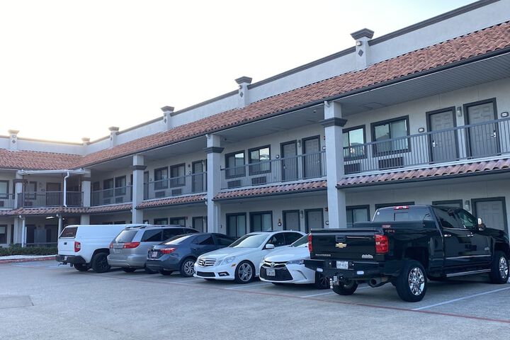 Hotel 7 of 64