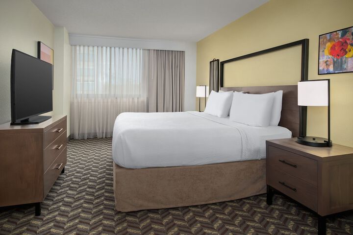 Room 21 of 32