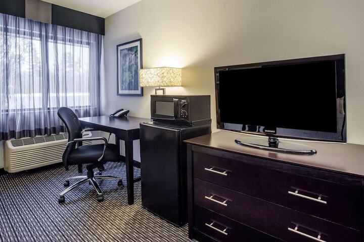 Room 25 of 44