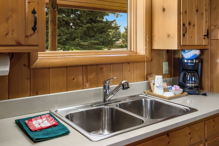 El Western Cabins & Lodges