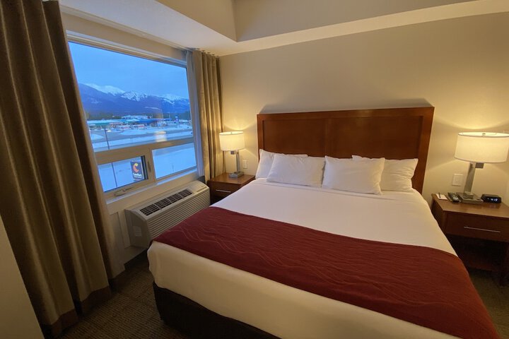 Room 8 of 33