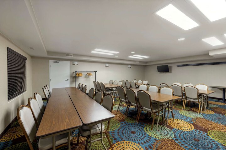Best Western Watertown Inn and Suites
