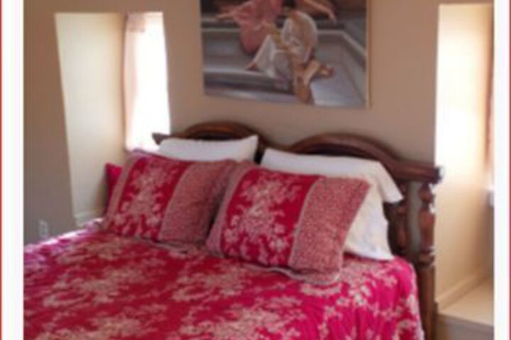 Jeni Js Gifts and Guest Houses