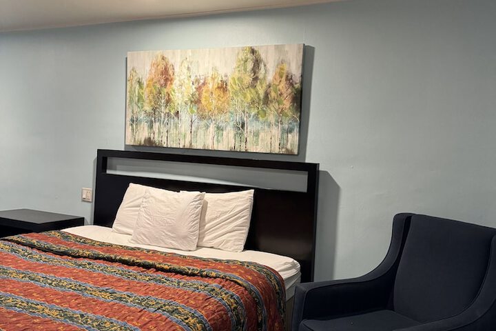 Room 16 of 37