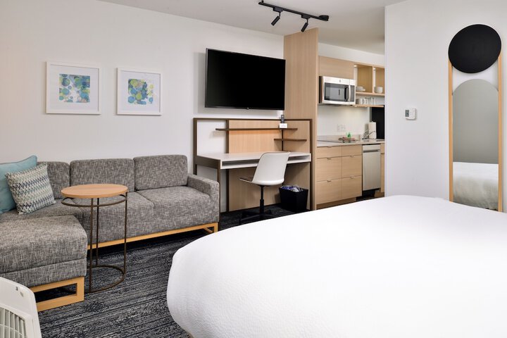 Room 16 of 33