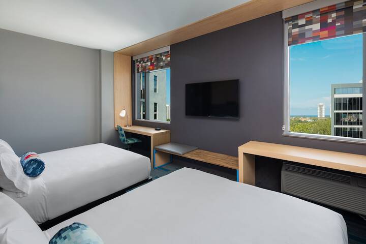Room 14 of 28