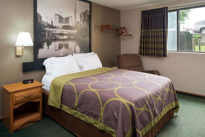 Room 14 of 15
