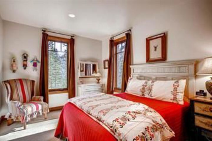 Moose Lodge Highlands Area by Pinnacle Lodging