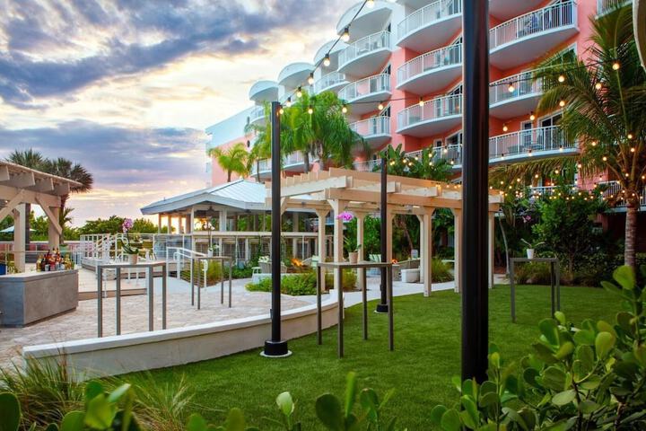 Beach House Suites by the Don CeSar