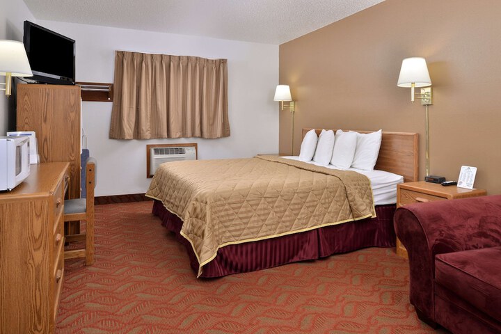 Room 10 of 37