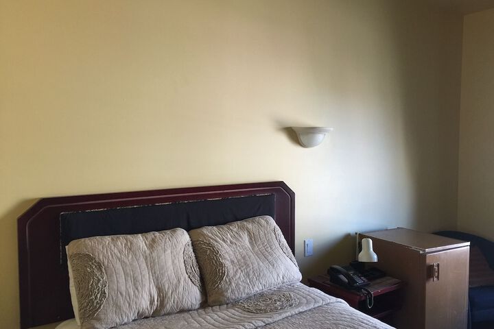 Room 9 of 21
