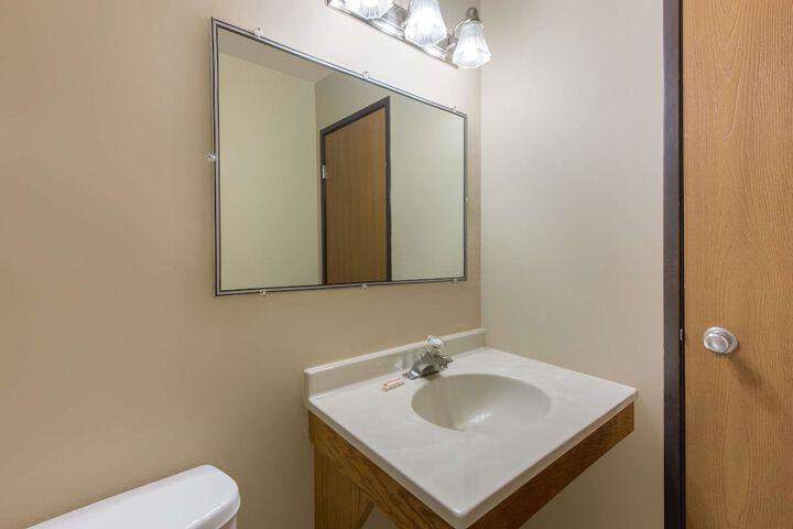 Super 8 by Wyndham Youngstown / Austintown