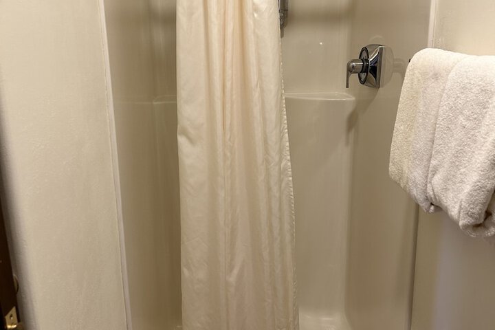 Room 214 of 260