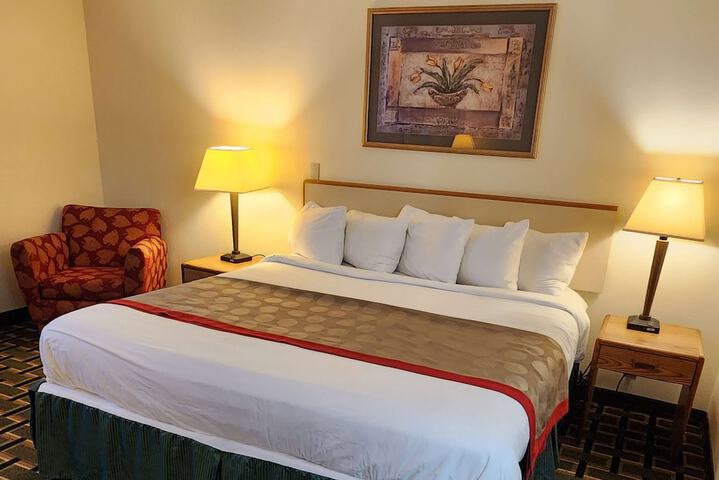 Room 15 of 33