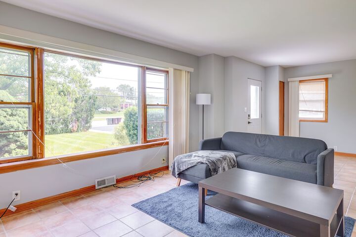Pet-friendly New Berlin Retreat w / Patio & Yard!