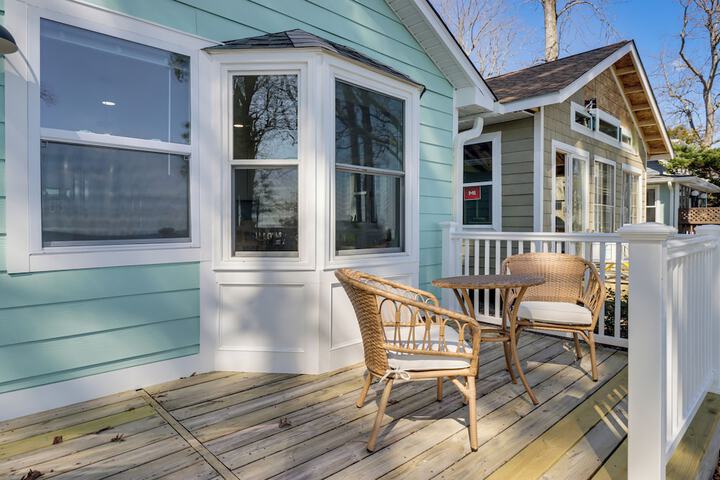 Bayfront Maryland Retreat w / Deck Near Beaches!