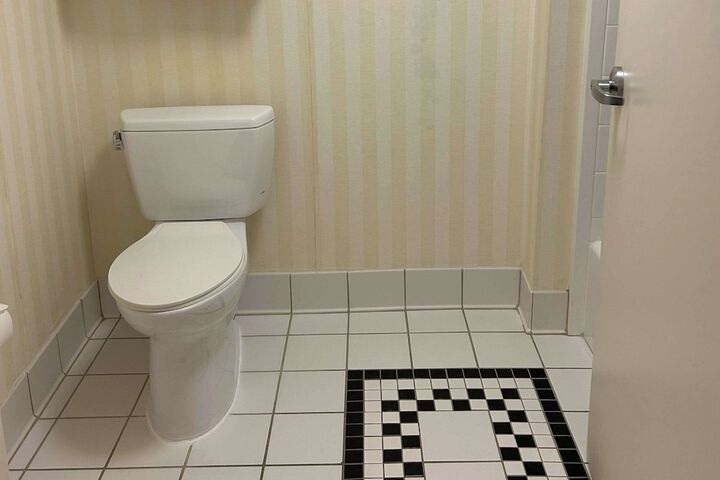 Room 15 of 43