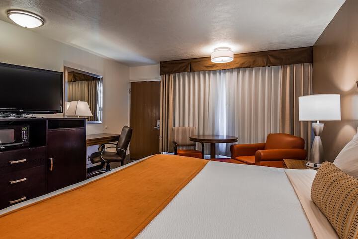 Room 5 of 13