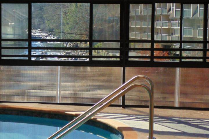 Baymont by Wyndham Gatlinburg on the River