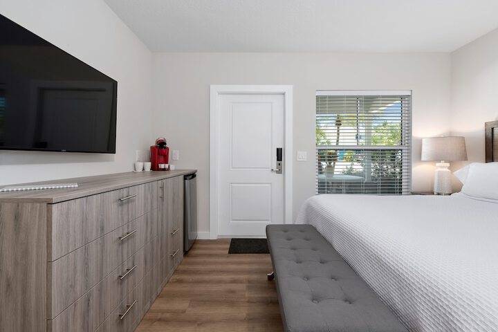 Escape Coastal Resort on Casey Key