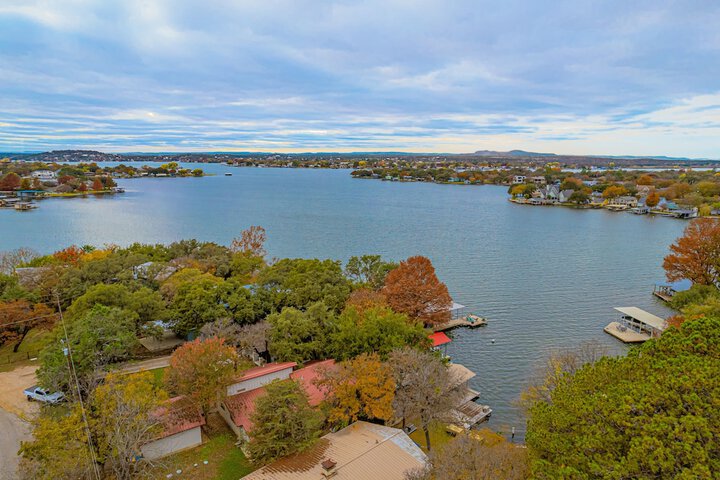 Lake LBJ Waterfront Family-friendly Retreat!