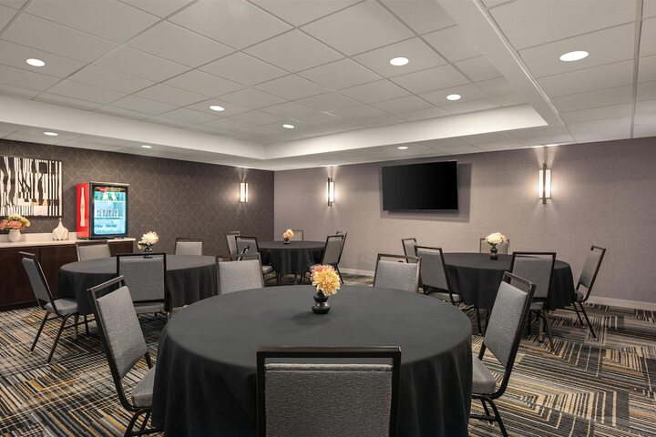 Homewood Suites by Hilton Columbus / Polaris OH
