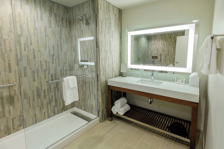 Courtyard by Marriott Lake Jackson
