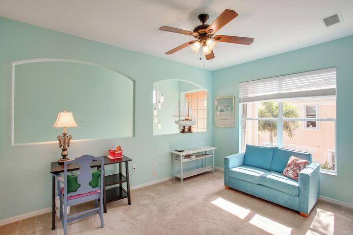 3 Mi to Dtwn Fort Myers: Condo w / Pool & Hot Tub