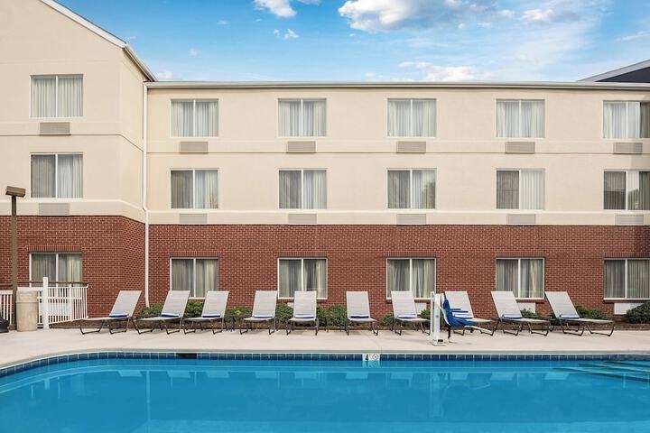 Pool 4 of 28