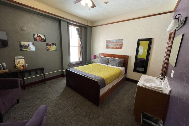 Room 74 of 92