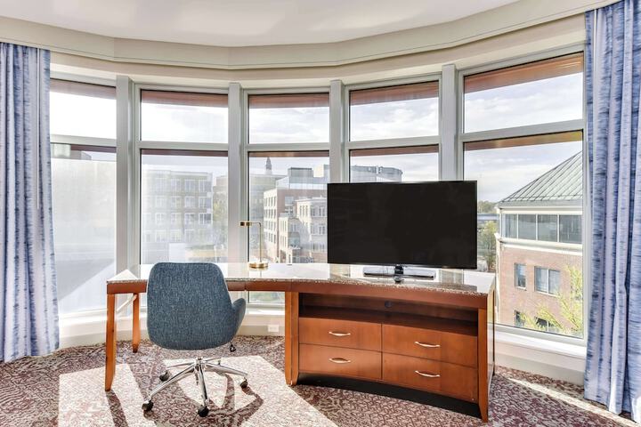 Room 9 of 27