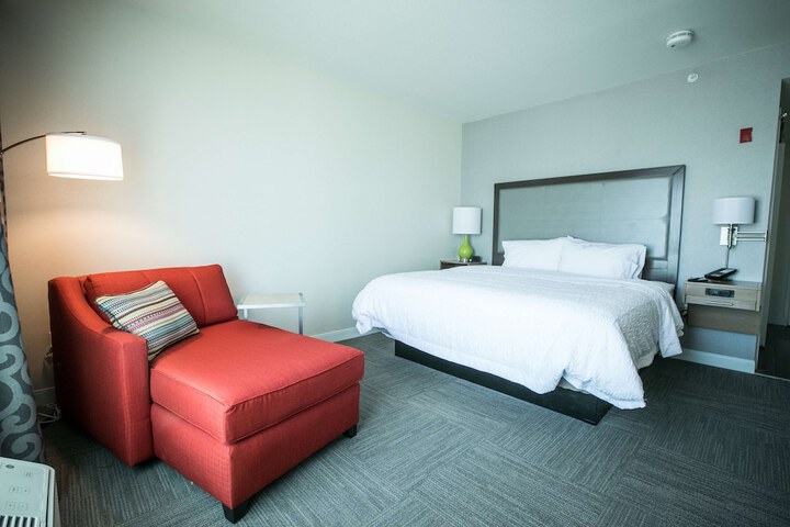 Room 54 of 82