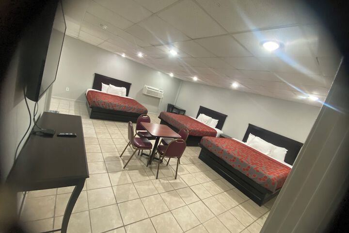 Room 21 of 30