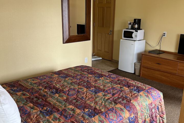 Room 345 of 443