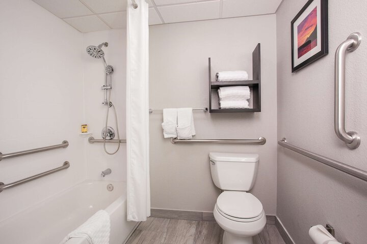 Room 16 of 42