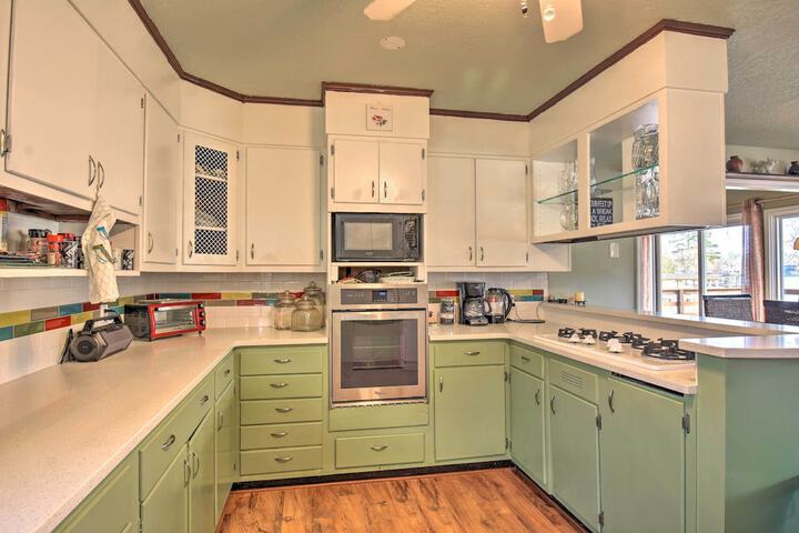 Updated Deck & Dock: Lakefront Home in Hot Springs