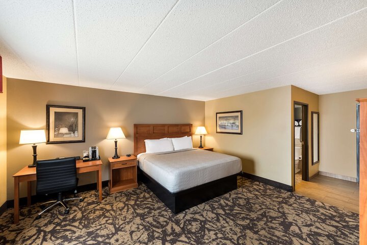 Room 15 of 33