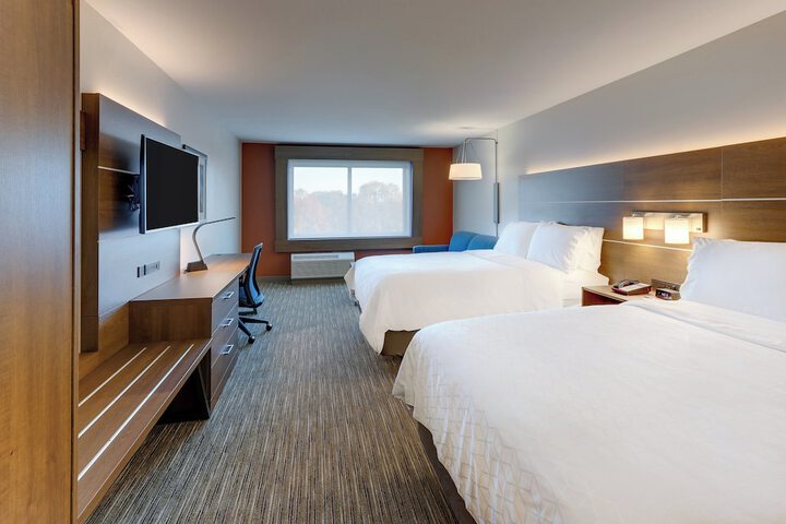 Room 35 of 80