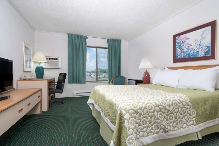 Room 7 of 13