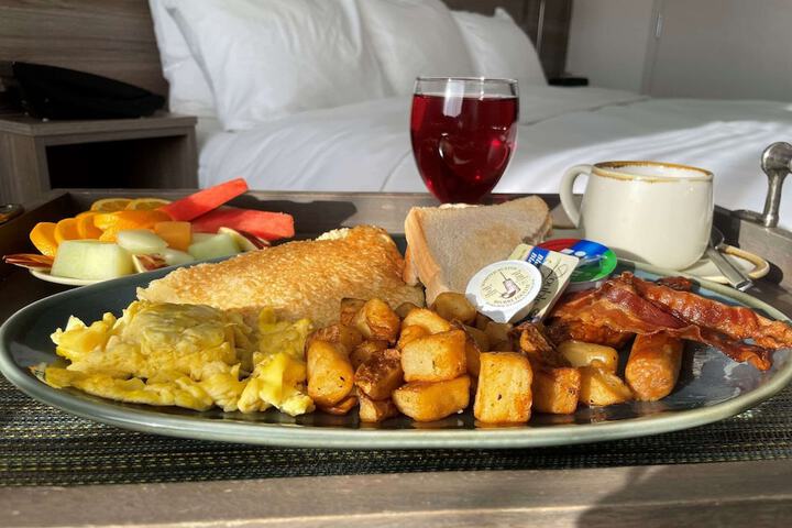 Breakfast/Coffee Service 24 of 31